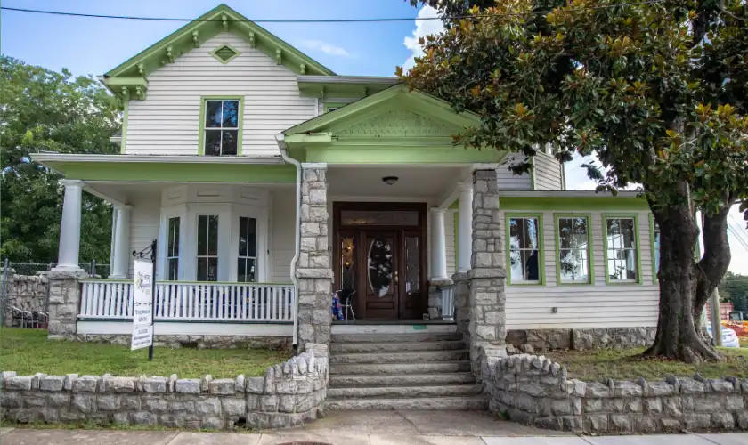 Magnolia House